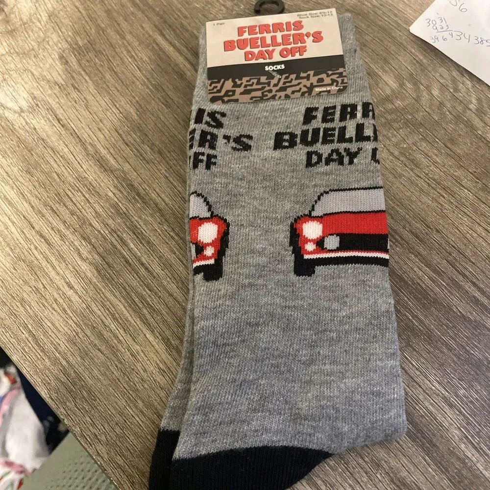 FERRIS BUELLER'S DAY OFF - Men's crew socks Size 10-13 NWT Paramount
